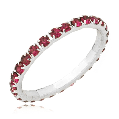 Anel aparador folheado a prata com pedras de strass na cor rosa