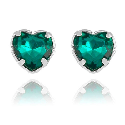 Brinco folheado a prata c/ pedra acrílica verde esmeralda em forma de coração