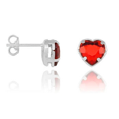 Brinco folheado a prata c/ pedra acrílica vermelha em forma de coração
