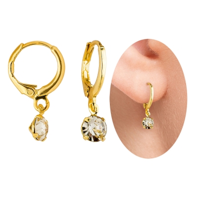Brinco estilo tranqueta folheado a ouro com strass de 5 mm na cor cristal
