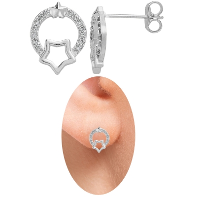 Brinco folheado a prata em forma de arco e estrela cravejado com micro zircônias