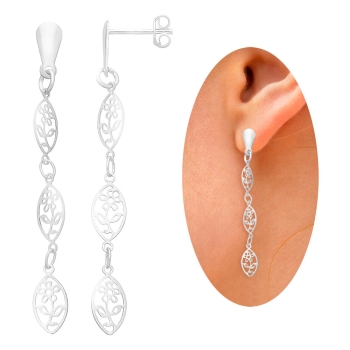 Brinco folheado a prata com adereços vazados em forma de flor