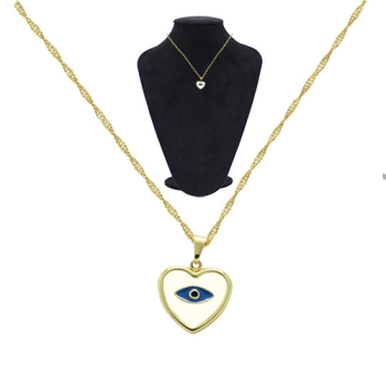 Gargantilha folheada a ouro e pingente resinado em forma de coração com olho grego