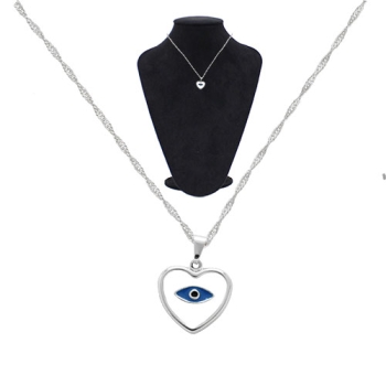 Gargantilha folheada a prata e pingente resinado em forma de coração com olho grego