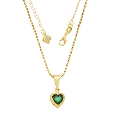 Gargantilha folheada a ouro com corrente veneziana e pingente de coração com pedra verde