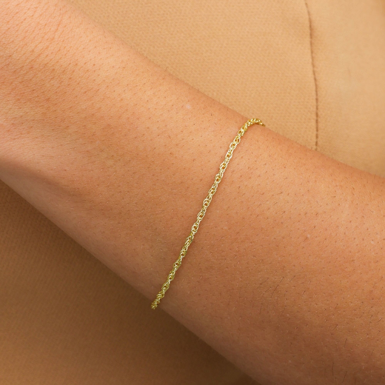 Foto 2 do Produto Pulseira folheada a ouro com malha meia corda